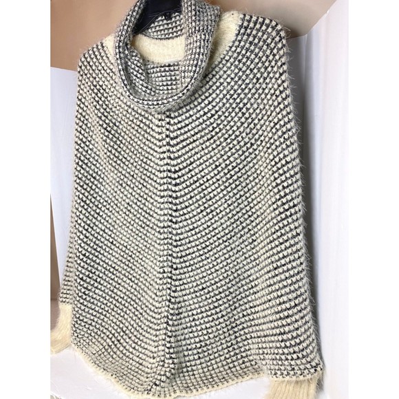 Freeway Sweaters | Fuzzy Sweater | Color: Black/Cream , Sz. M, Ladies , Poncho - Picture 2 of 12